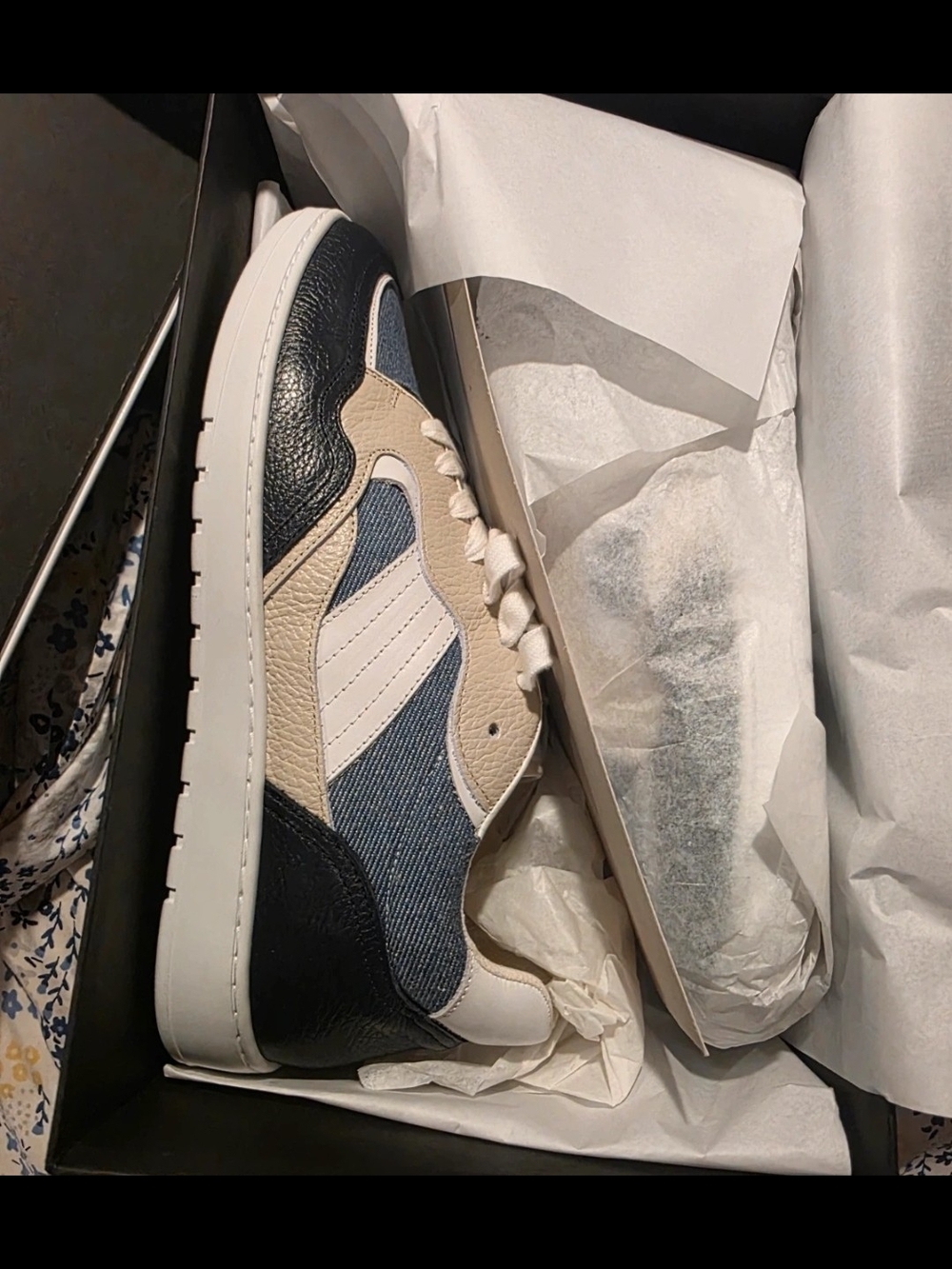 Kurt Geiger Men's Low-Top Sneakers in Navy, Beige & White